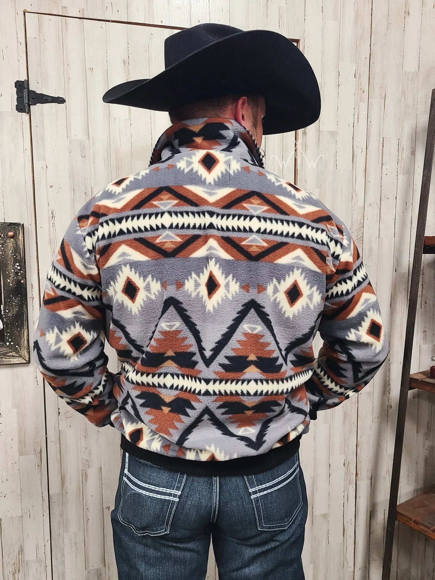 Mountain View Pullover