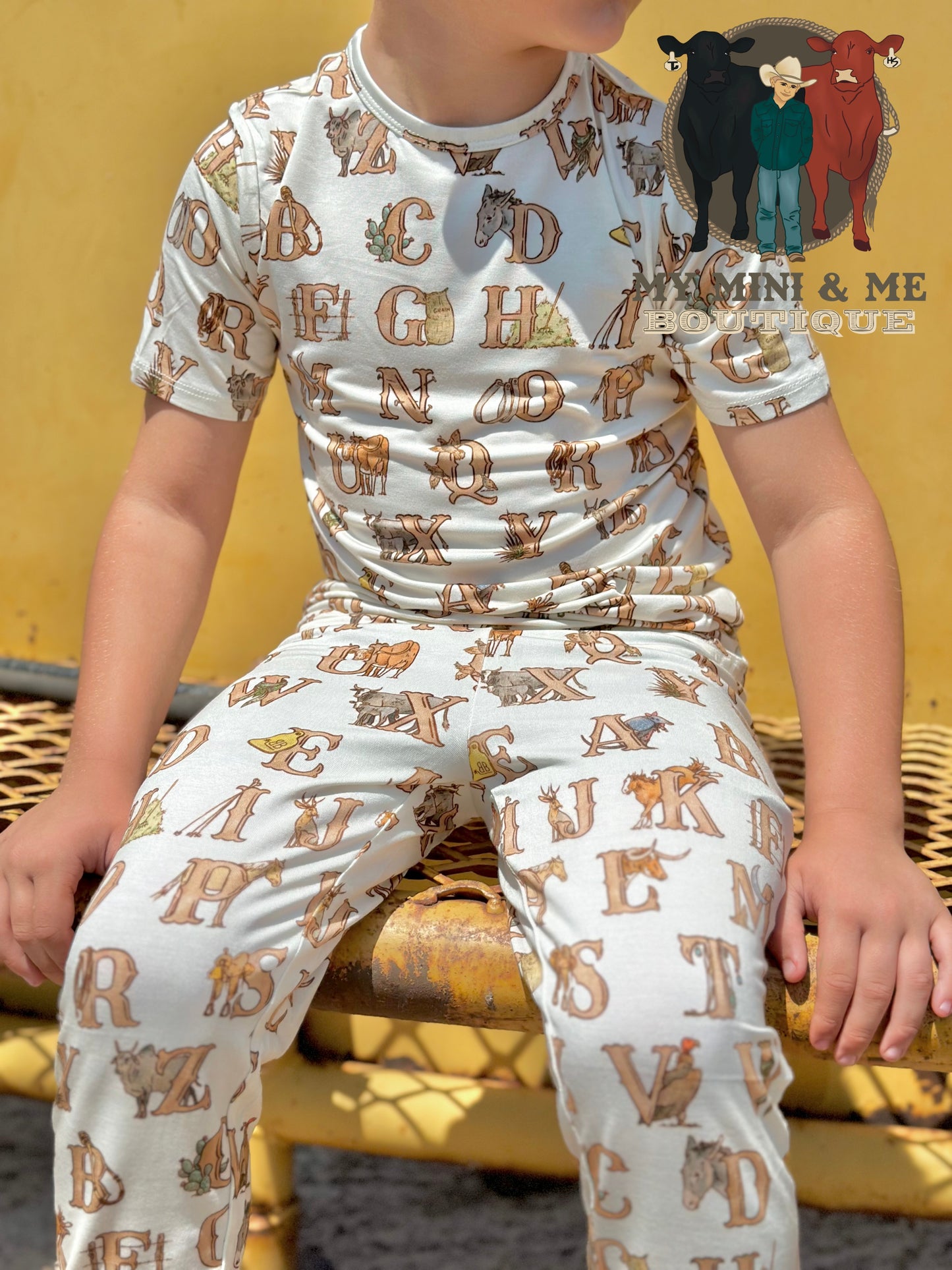 Western Alphabet Short Sleeve Pajamas